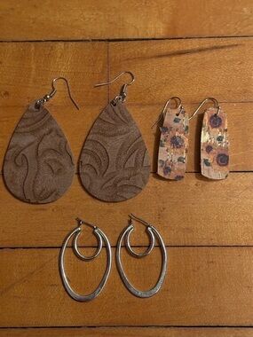 Lot of three sets of earrings - Women Jewelry